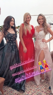 Ximena Córdoba feet photo thumbnail