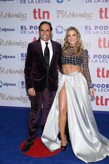 Ximena Córdoba feet photo thumbnail