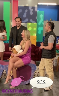 Ximena Córdoba feet photo thumbnail