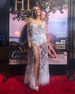 Ximena Córdoba feet photo thumbnail