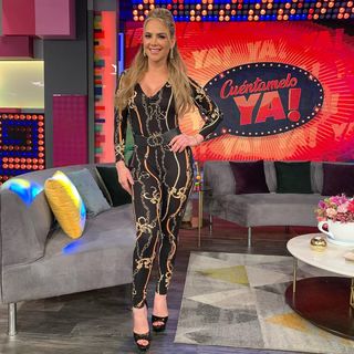 Ximena Córdoba feet photo thumbnail