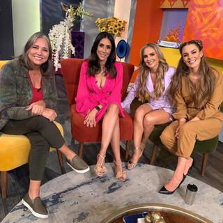 Ximena Córdoba feet photo thumbnail