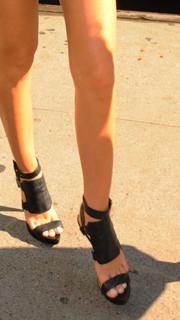 Ximena Navarrete feet photo thumbnail