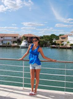 Ximena Navarrete feet photo thumbnail