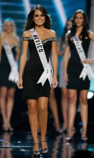 Ximena Navarrete feet photo thumbnail