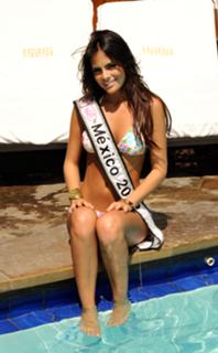 Ximena Navarrete feet photo thumbnail