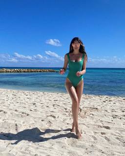 Ximena Navarrete feet photo thumbnail