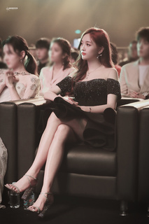Xuanyi Wu feet photo 1