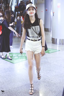Xuanyi Wu feet photo 19