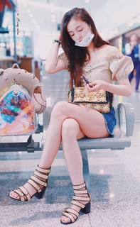 Xuanyi Wu feet photo 18
