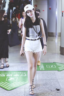 Xuanyi Wu feet photo 5