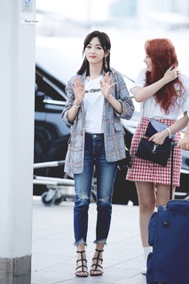Xuanyi Wu feet photo 16