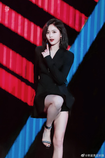 Xuanyi Wu feet photo 5