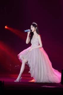 Xuanyi Wu feet photo 3