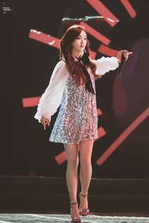 Xuanyi Wu feet photo 17