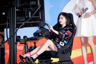 Xuanyi Wu feet photo 10