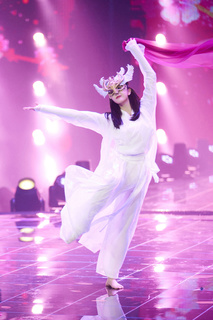 Xuanyi Wu feet photo 4
