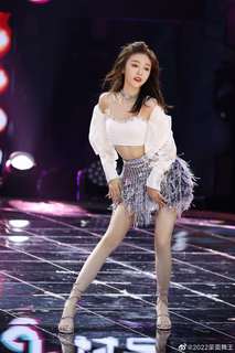 Xuanyi Wu feet photo 18