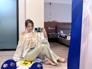 Xuanyi Wu feet photo 19