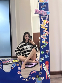 Xuanyi Wu feet photo 18
