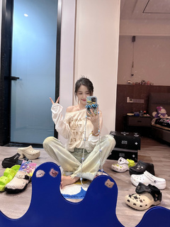 Xuanyi Wu feet photo 15