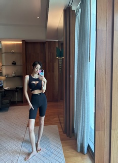 Xuanyi Wu feet photo 11