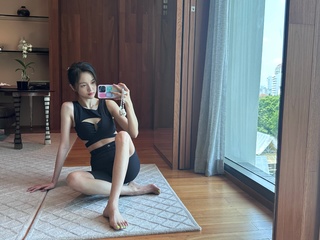 Xuanyi Wu feet photo 9
