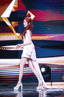 Xuanyi Wu feet photo 5