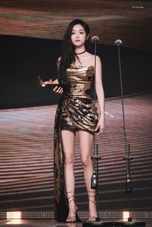 Xuanyi Wu feet photo 13