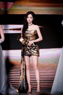 Xuanyi Wu feet photo 11