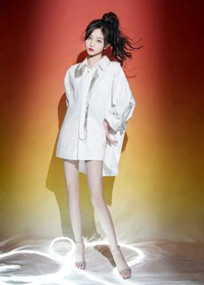 Xuanyi Wu feet photo 17
