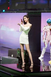 Xuanyi Wu feet photo 14