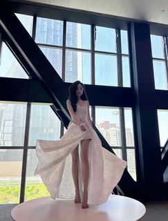 Xuanyi Wu feet photo 10