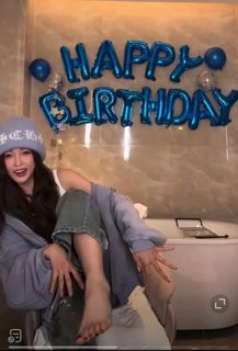 Xuanyi Wu feet photo 10