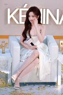 Xuanyi Wu feet photo 5