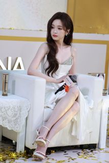 Xuanyi Wu feet photo 20