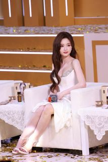 Xuanyi Wu feet photo 12