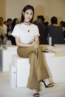 Xudan Zhu feet photo 1