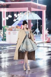 Xudan Zhu feet photo 6