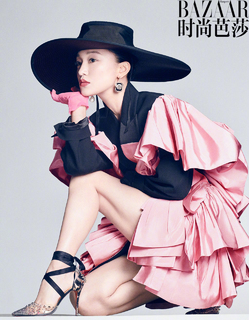 Xun Zhou feet photo 12