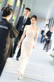 Xun Zhou feet photo 5
