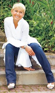 Xuxa feet photo thumbnail