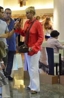 Xuxa feet photo thumbnail