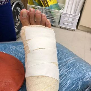 Xuxa feet photo thumbnail