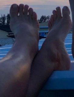 Xuxa feet photo thumbnail