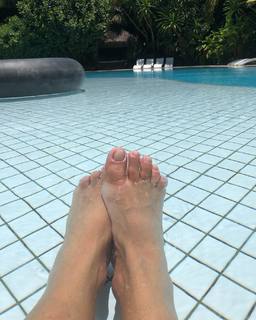 Xuxa feet photo thumbnail