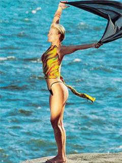 Xuxa feet photo thumbnail