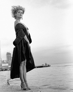 Xuxa feet photo thumbnail