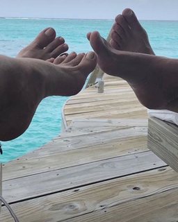 Xuxa feet photo thumbnail