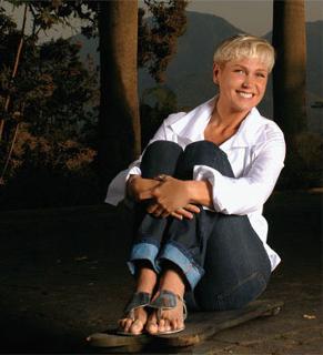 Xuxa feet photo thumbnail